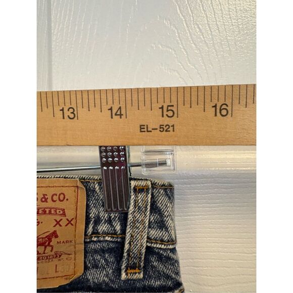 Vintage Acid Wash Levi's Jeans - Picture 6 of 9